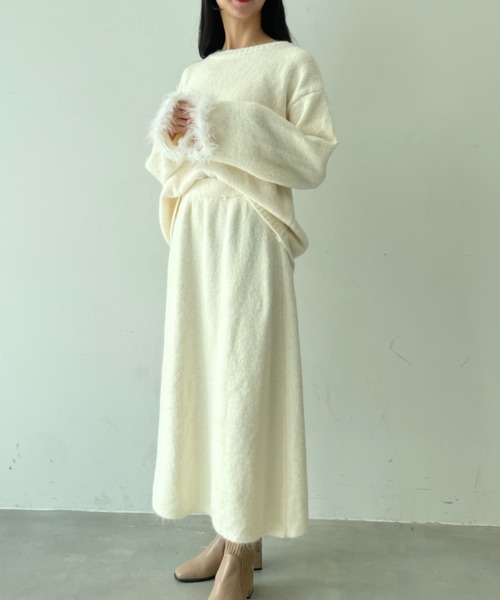 tolene(トレネ)の「きれいめ 袖口フェイクファー使いニットトップス+ニットスカート 上下セットアップ(セットアップ・レディース・チャコールグレー/ホワイト・FREE)」の14枚目の写真