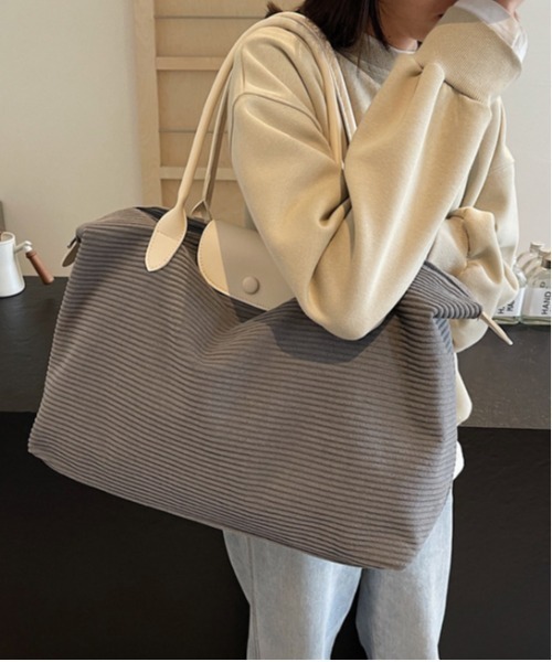 FREE STYLISTS（フリー スタイリスト）の「Y2K ボストンバッグ 旅行 大容量 軽量 トラベルバッグ 一泊 ボストン キャリーオン（ショルダーバッグ・レディース・グレー/ブラック/オフホワイト・FREE）」の22枚目の写真