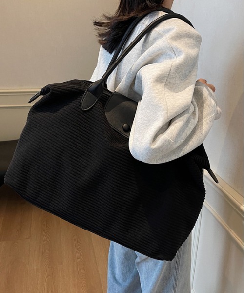FREE STYLISTS（フリー スタイリスト）の「Y2K ボストンバッグ 旅行 大容量 軽量 トラベルバッグ 一泊 ボストン キャリーオン（ショルダーバッグ・レディース・グレー/ブラック/オフホワイト・FREE）」の13枚目の写真