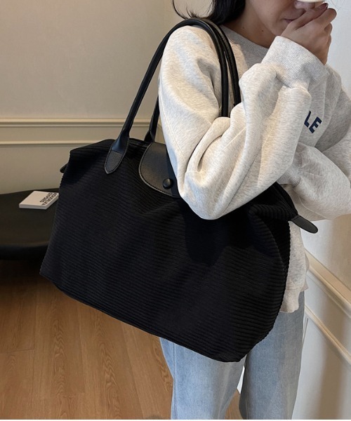 FREE STYLISTS（フリー スタイリスト）の「Y2K ボストンバッグ 旅行 大容量 軽量 トラベルバッグ 一泊 ボストン キャリーオン（ショルダーバッグ・レディース・グレー/ブラック/オフホワイト・FREE）」の14枚目の写真