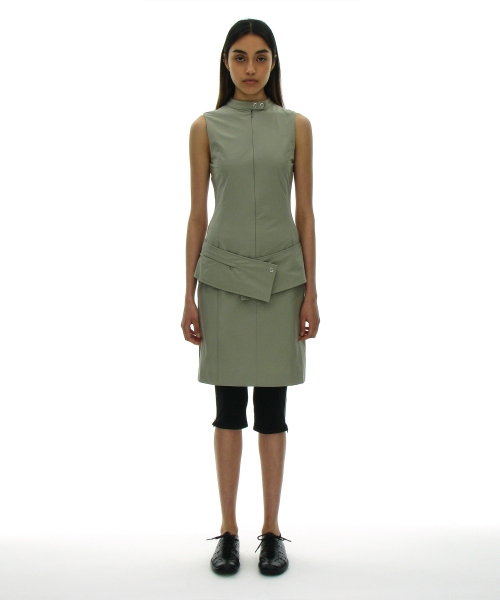 PARTIMENTO WOMEN（パルティメントウィメン）の「ミニマルベルトドレス_ライトカーキ（ワンピース・レディース・オリーブ・SMALL/MEDIUM）」の4枚目の写真