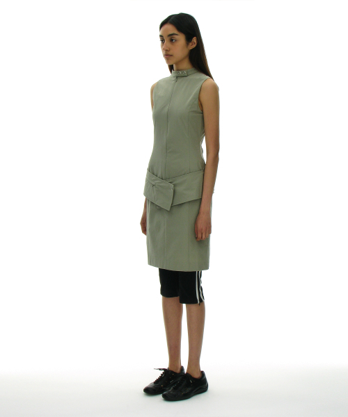 PARTIMENTO WOMEN（パルティメントウィメン）の「ミニマルベルトドレス_ライトカーキ（ワンピース・レディース・オリーブ・SMALL/MEDIUM）」の5枚目の写真