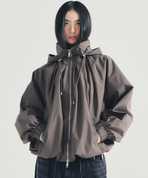 NICK&NICOLE(ニックアンドニコール)の「BALLOON SHIRRING HOOD JACKET_CHARCOAL(ブルゾン・レディース・その他・FREE)」の2枚目の写真