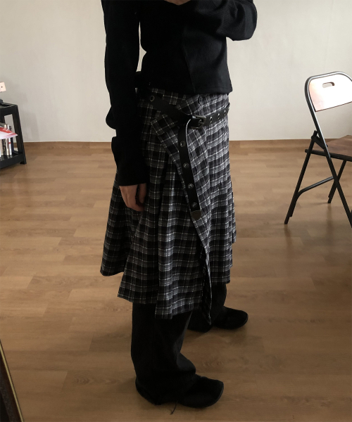PLACE STUDIO（プレイススタジオ）の「ダブルボタンチェックミディレイヤードラッププリーツスカート[チェック]（スカート・レディース・その他・FREE）」の4枚目の写真