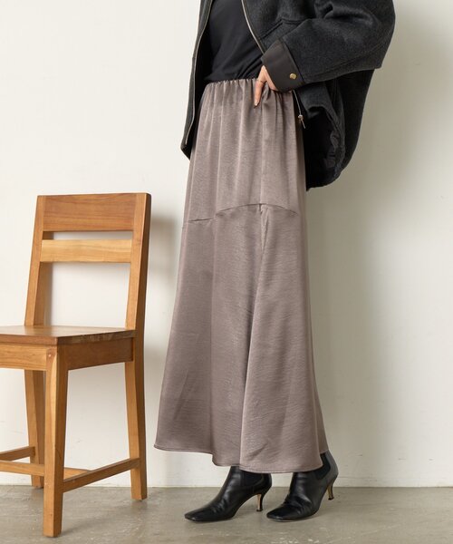 Jena espace merveilleux（ジェナ　エスパスメルヴェイユ）の「【やわらかラメロング】シャイニーラメロングスカート（スカート・レディース・チャコールグレー/ベージュ・FREE）」の3枚目の写真