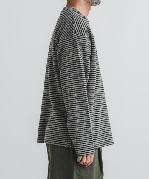 quadro（クオドロ）の「リサイクルウール接結ボーダークルーネックプルオーバー（Tシャツ/カットソー・メンズ・ネイビー/カーキ/ブルー・MEDIUM/LARGE）」の13枚目の写真