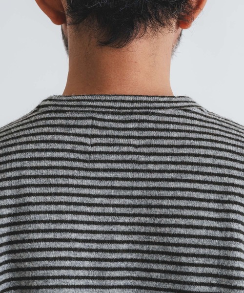 quadro（クオドロ）の「リサイクルウール接結ボーダークルーネックプルオーバー（Tシャツ/カットソー・メンズ・ネイビー/カーキ/ブルー・MEDIUM/LARGE）」の11枚目の写真