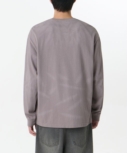MUSINSA STANDARD（ムシンサスタンダード）の「ブリーチリラックスドリップカフス長袖Tシャツ[パープルグレー]（Tシャツ/カットソー・メンズ・その他・SMALL/MEDIUM/LARGE/X-LARGE/XX-LARGE/XXX-LARGE）」の2枚目の写真