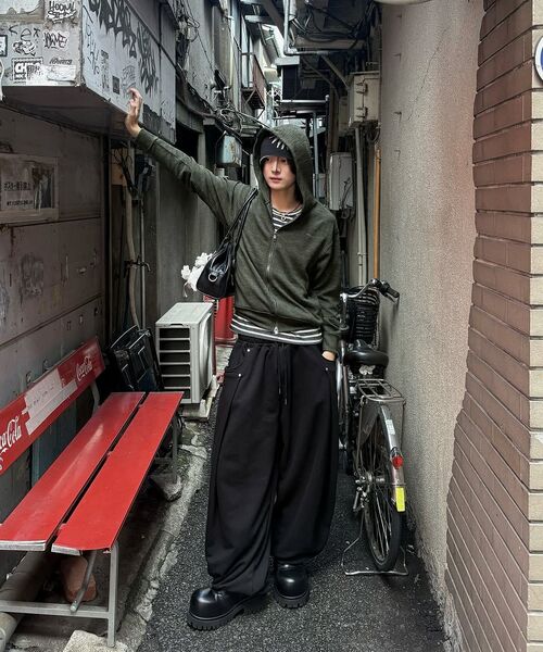 AAKAM（アーカム）の「Basic Knit Zip-Up Hoodie (Khaki)（パーカー・レディース・その他・1/2）」の4枚目の写真
