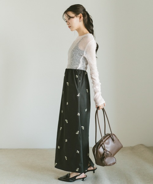 VANNIE U(ヴァニーユー)の「ベーシックシアーコンパクトトップス(ニット/セーター・レディース・オフホワイト/ピンク/ネイビー・FREE)」の19枚目の写真