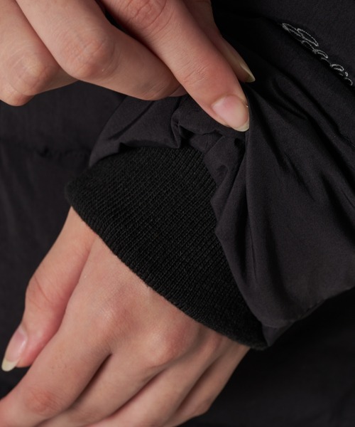 Eddie Bauer（エディーバウアー）の「ベルタウン ロングダウンパーカー（ダウンジャケット/コート・レディース・ブラック/ベージュ・M/S/XL/L）」の10枚目の写真