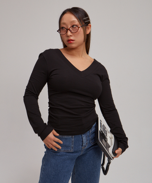 SALON DE YOHN（サロンドヨーン）の「V-neck Basic T_ Black（Tシャツ/カットソー・レディース・その他・LARGE/MEDIUM/SMALL）」の2枚目の写真