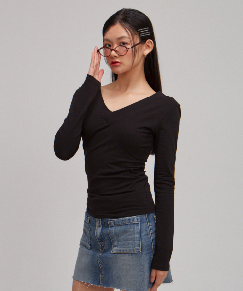 SALON DE YOHN（サロンドヨーン）の「V-neck Basic T_ Black（Tシャツ/カットソー・レディース・その他・LARGE/MEDIUM/SMALL）」の4枚目の写真