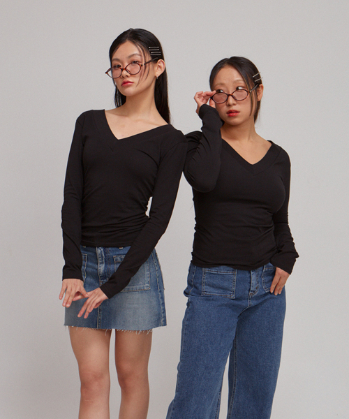 SALON DE YOHN（サロンドヨーン）の「V-neck Basic T_ Black（Tシャツ/カットソー・レディース・その他・LARGE/MEDIUM/SMALL）」の6枚目の写真