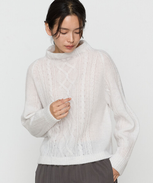 Gabardine K.T(ギャバジンケーティー)の「【一部店舗限定】〔 +サイズ 〕 ウールタムヤーン マシュマロニット(ニット/セーター・レディース・ライトグレー・13号)」の1枚目の写真
