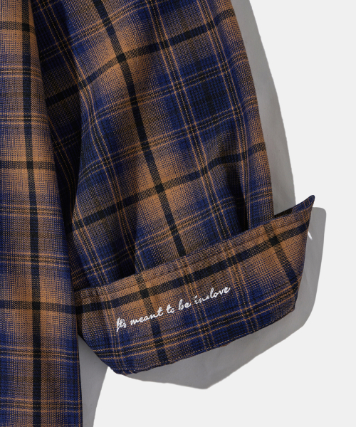 Diamond Layla(ダイアモンドレイラ)の「Layered Camel Navy Mood Check Shirt S165(シャツ/ブラウス・レディース・その他・SMALL/MEDIUM)」の6枚目の写真