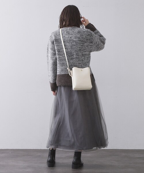 OPAQUE.CLIP（オペークドットクリップ）の「シュリンク合皮3層ミニショルダーバッグ【軽量／長さ調整可能】（ショルダーバッグ・レディース・ベージュ/アイボリー/ブラック/ライトブルー/ピンク系その他・00）」の7枚目の写真