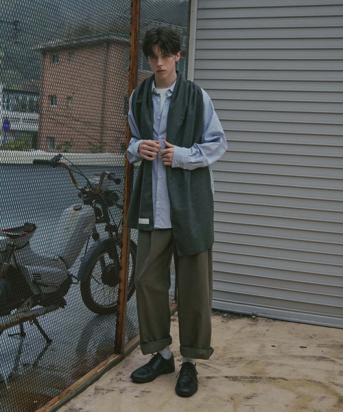 LAD EDITION（ラッドエディション）の「ベルト付きピンタックチノパンツ_カーキ（その他パンツ・メンズ・その他・MEDIUM/LARGE）」の3枚目の写真