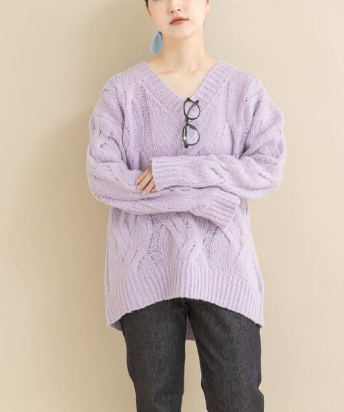 URBAN RESEARCH ROSSO WOMEN(アーバンリサーチ ロッソ)の「ウールカシミヤケーブル編オーバーニット(ニット/セーター・レディース・グレー系その他/オフホワイト/パープル・FREE)」の3枚目の写真