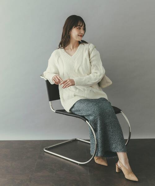 URBAN RESEARCH ROSSO WOMEN(アーバンリサーチ ロッソ)の「ウールカシミヤケーブル編オーバーニット(ニット/セーター・レディース・グレー系その他/オフホワイト/パープル・FREE)」の5枚目の写真