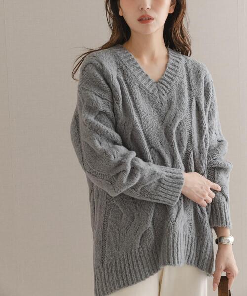 URBAN RESEARCH ROSSO WOMEN(アーバンリサーチ ロッソ)の「ウールカシミヤケーブル編オーバーニット(ニット/セーター・レディース・グレー系その他/オフホワイト/パープル・FREE)」の20枚目の写真