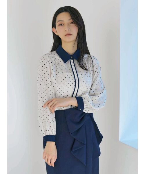 TONAL（トーナル）の「ギャザークレリックシャツ（シャツ/ブラウス・レディース・ブラック/ネイビー/オフホワイト/アイボリー・MEDIUM）」の6枚目の写真