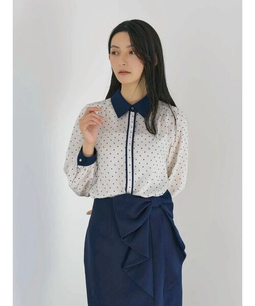 TONAL（トーナル）の「ギャザークレリックシャツ（シャツ/ブラウス・レディース・ブラック/ネイビー/オフホワイト/アイボリー・MEDIUM）」の7枚目の写真