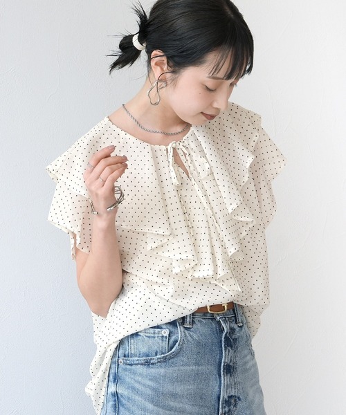Yeoun(ヨウン)の「フリルカラードットシアーブラウス(シャツ/ブラウス・レディース・ブラック/アイボリー・M)」の14枚目の写真