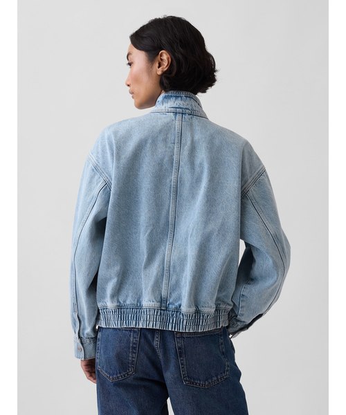 GAP（ギャップ）の「オーバーサイズ デニム ボンバージャケット（デニムジャケット・レディース・ライトインディゴブルー・S/M/XXS/XS/L）」の5枚目の写真