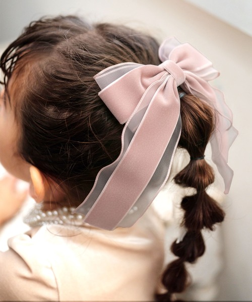 Rora(ローラ)の「グレース リボン ヘアゴム (3colors)(ヘアゴム・キッズ・ピンク/ブラック/アイボリー・FREE)」の3枚目の写真