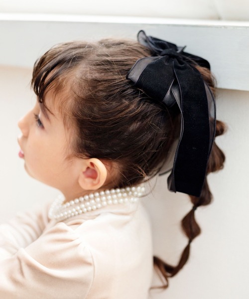 Rora(ローラ)の「グレース リボン ヘアゴム (3colors)(ヘアゴム・キッズ・ピンク/ブラック/アイボリー・FREE)」の2枚目の写真
