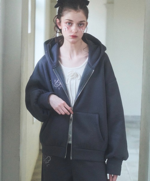 Lovilyn(ラヴィリン)の「エンジェルモチーフジップパーカー(パーカー・レディース・チャコールグレー/ブルー/ピンク・FREE)」の1枚目の写真