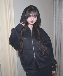 Lovilyn（ラヴィリン）の「ロゴジップパーカー（パーカー）」