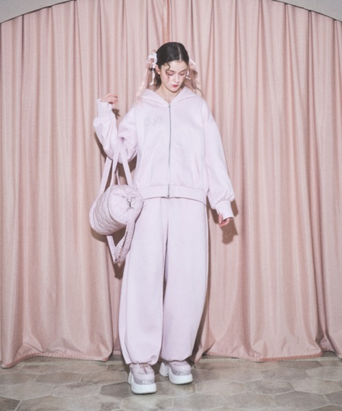 Lovilyn(ラヴィリン)の「エンジェルモチーフジップパーカー(パーカー・レディース・チャコールグレー/ブルー/ピンク・FREE)」の4枚目の写真