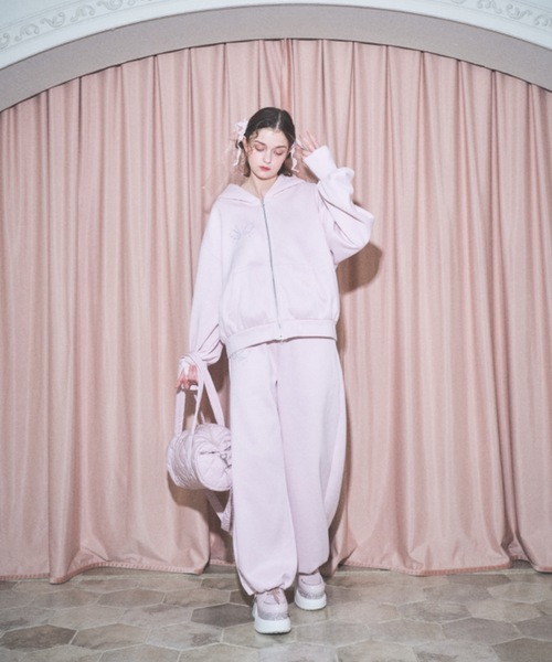 Lovilyn(ラヴィリン)の「エンジェルモチーフジップパーカー(パーカー・レディース・チャコールグレー/ブルー/ピンク・FREE)」の13枚目の写真