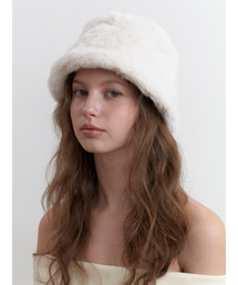 KINDABABY（カインダベイビー）の「fur bucket hat - white（ハット）」