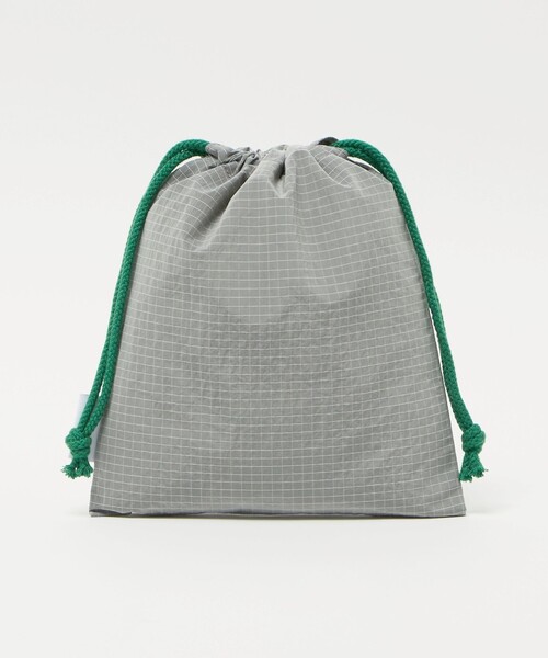 green label relaxing（グリーンレーベルリラクシング）の「巾着バッグ（小）（リップストック） / キッズ（トートバッグ・キッズ・ネイビー/グレー系・FREE）」の4枚目の写真