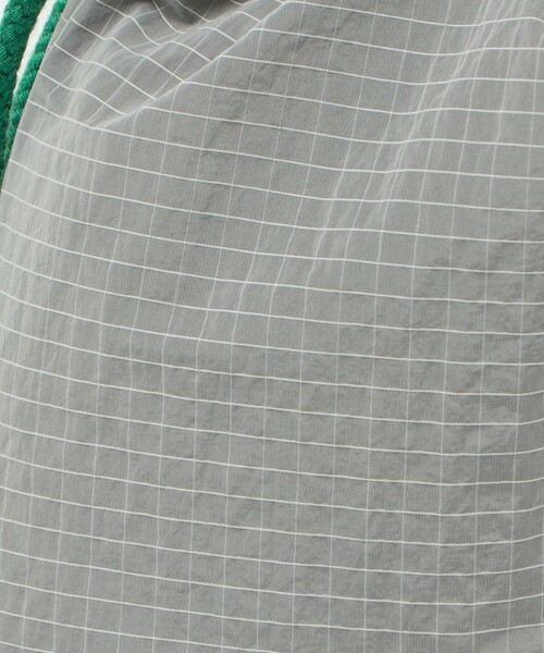 green label relaxing（グリーンレーベルリラクシング）の「巾着バッグ（小）（リップストック） / キッズ（トートバッグ・キッズ・ネイビー/グレー系・FREE）」の11枚目の写真