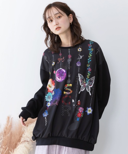 ScoLar(スカラー)の「153764:スカラーガーランド柄裏毛チュニック ScoLar(スカラー)の「153764:スカラーガーランド柄裏毛チュニック