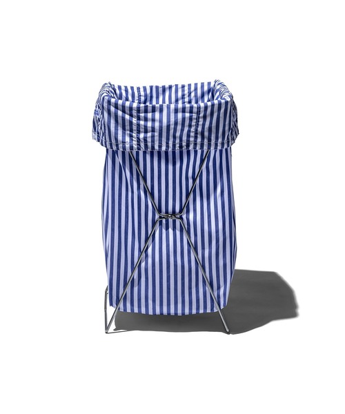 PUEBCO（プエブコ）の「SHIRT FABRIC FOLDING LAUNDRY BASKET Blue Narrow Stripe（ランドリーグッズ・メンズ・ブルー系その他・ONE SIZE）」の3枚目の写真