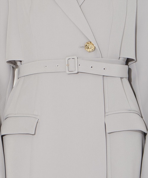 AND COUTURE(アンドクチュール)の「トレンチ風ワンピース(ワンピース・レディース・ブラック/ライトグレー/ベージュ/カーキ・MEDIUM/SMALL)」の16枚目の写真