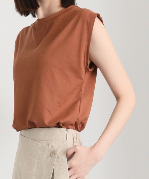 ARCADE(アーケード)の「夏服 さらさらストレッチ ルーズシルエット シンプル ノースリーブ Tシャツ -ARCADE Limited Line-(タンクトップ・レディース・グレイッシュベージュ/ブラック/ブラウン/ホワイト・FREE)」の4枚目の写真