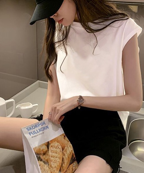 ARCADE(アーケード)の「夏服 さらさらストレッチ ルーズシルエット シンプル ノースリーブ Tシャツ -ARCADE Limited Line-(タンクトップ・レディース・グレイッシュベージュ/ブラック/ブラウン/ホワイト・FREE)」の21枚目の写真
