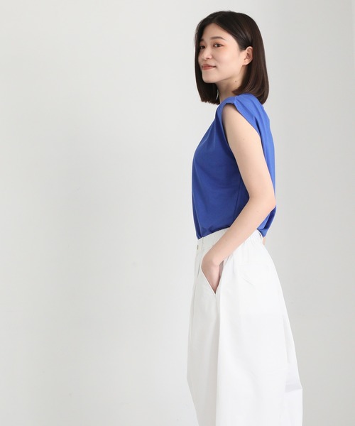 ARCADE(アーケード)の「夏服 さらさらストレッチ ルーズシルエット シンプル ノースリーブ Tシャツ -ARCADE Limited Line-(タンクトップ・レディース・グレイッシュベージュ/ブラック/ブラウン/ホワイト・FREE)」の7枚目の写真
