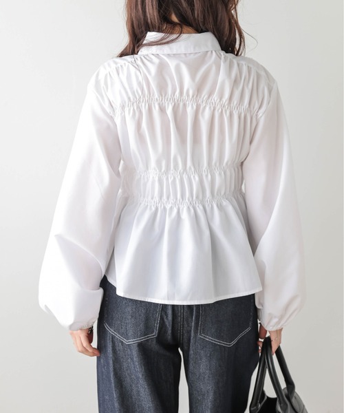 AMELY(エミリー)の「シャーリングギャザー ブラウス(シャツ/ブラウス・レディース・ブラック/ブルー/ホワイト・フリー)」の5枚目の写真
