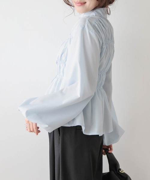AMELY(エミリー)の「シャーリングギャザー ブラウス(シャツ/ブラウス・レディース・ブラック/ブルー/ホワイト・フリー)」の13枚目の写真