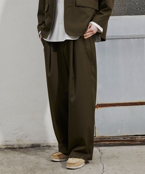 PUBLIC TOKYO(パブリックトウキョウ)の「(セットアップ対応)TECH WOOL ワンタックイージースラックス /オフィスカジュアル/ワイド/ルーズ/タック/防シワ(スラックス・メンズ・ブラック/カーキ・1/2)」の9枚目の写真