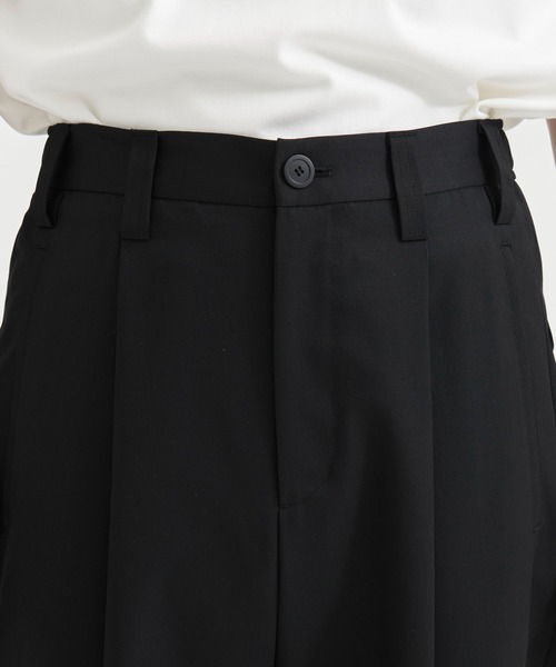 PUBLIC TOKYO(パブリックトウキョウ)の「(セットアップ対応)TECH WOOL ワンタックイージースラックス /オフィスカジュアル/ワイド/ルーズ/タック/防シワ(スラックス・メンズ・ブラック/カーキ・1/2)」の20枚目の写真