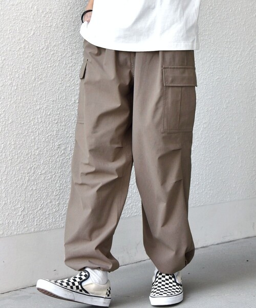 SHIPS any（シップス エニィ）の「SHIPS any:〈吸水速乾〉Rapidry スマート ワイド イージー カーゴ パンツ(セットアップ対応)◆（カーゴパンツ・メンズ・ブラック/グレー/ベージュ・SMALL/MEDIUM/LARGE）」の17枚目の写真