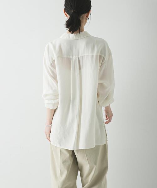 URBAN RESEARCH(アーバンリサーチ)の「キュプラシャツ(シャツ/ブラウス・レディース・チャコールグレー/オフホワイト/ライトベージュ・FREE)」の4枚目の写真